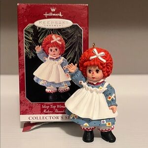 Hallmark Ornament Madame Alexander Series (3rd - 1998)